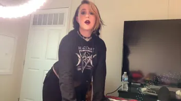 Curvy Latina Goth Babe Sucks Cock