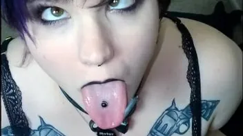 Chubby Goth Babe Gives Drooly Sloppy Blowjob